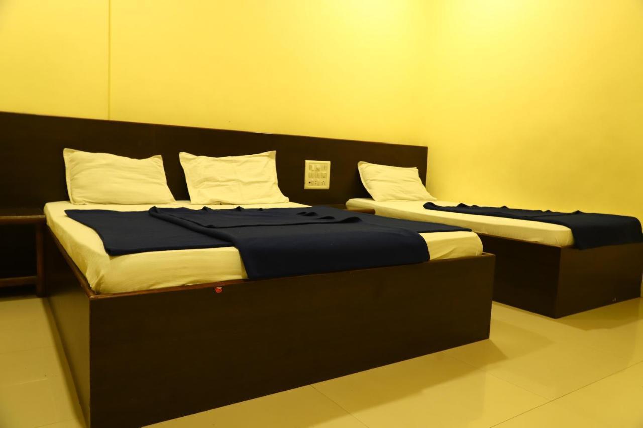 Sai Madhavi Palace Hotel Shirdi Εξωτερικό φωτογραφία